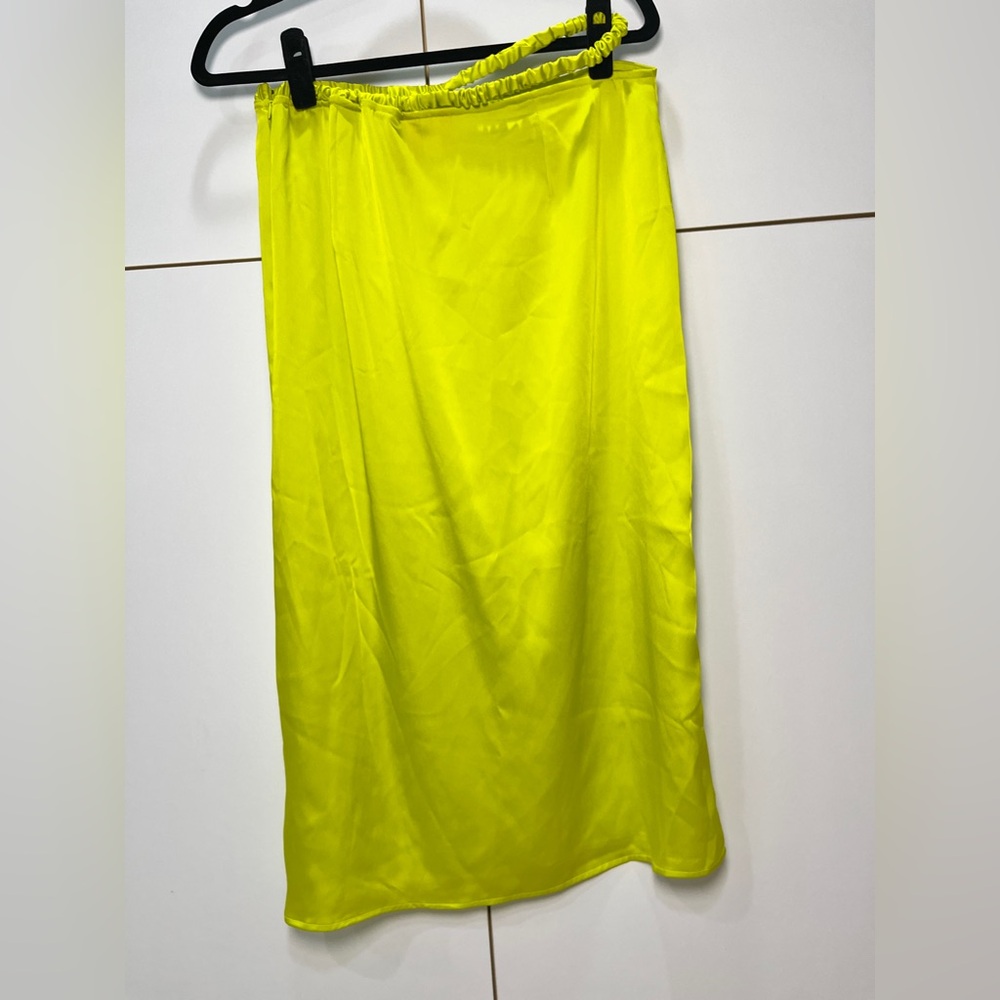 Vibrant Satin Skirt Peekaboo Waist